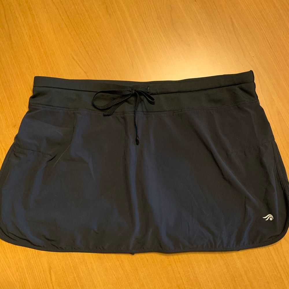 Black ideology skort. Size M